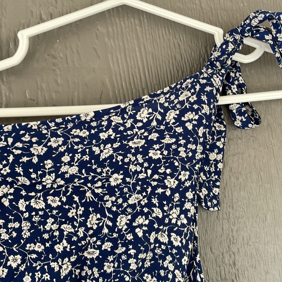 One Shoulder Sundress - Picture 2 of 3